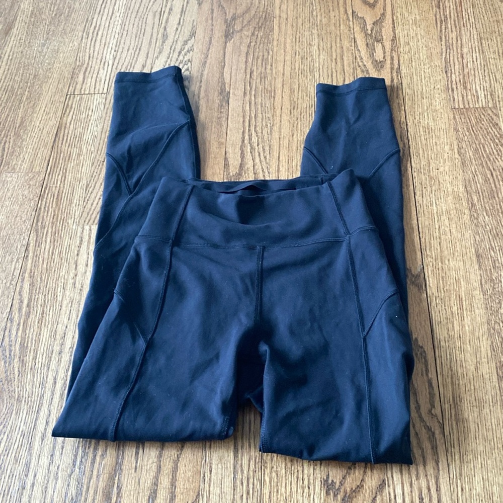 Black lululemon leggings